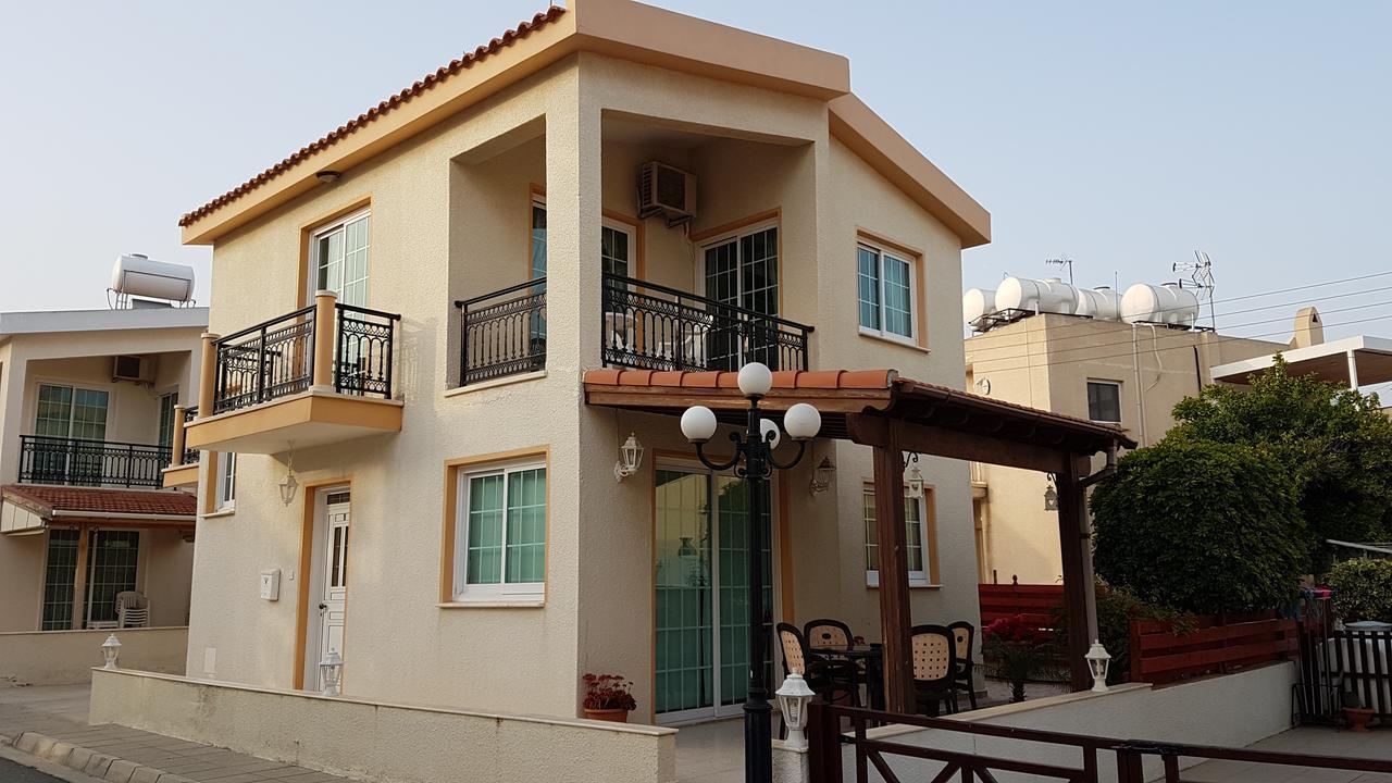 Philippou Beach Villas & Apartments Larnaca Exterior photo